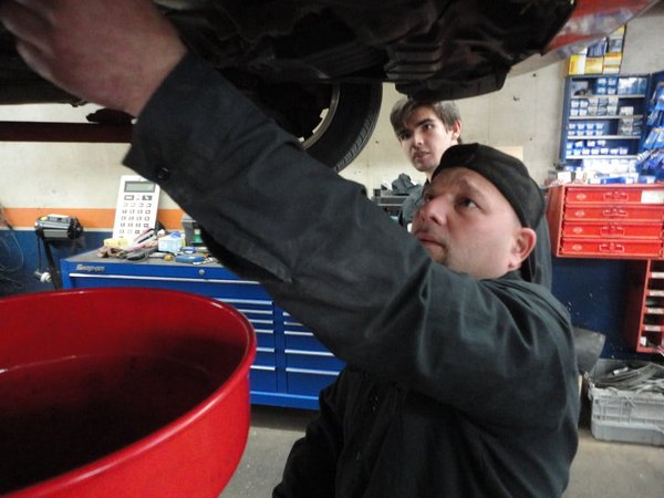 Comment effectuer un changement d'huile en toute confiance et créativité ?